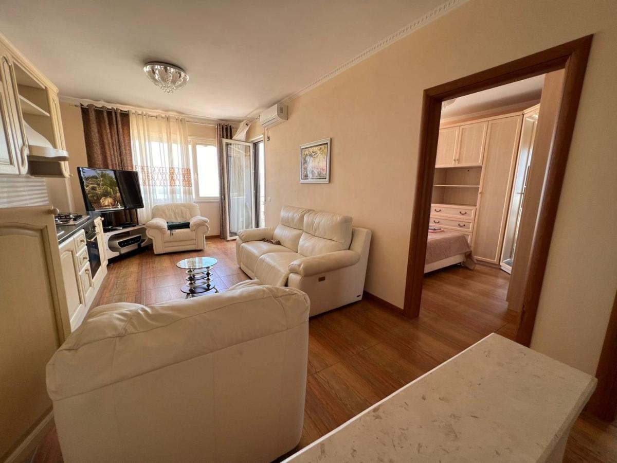 Sea View-Apartment On The Beach - Durrs2 Durrës Buitenkant foto