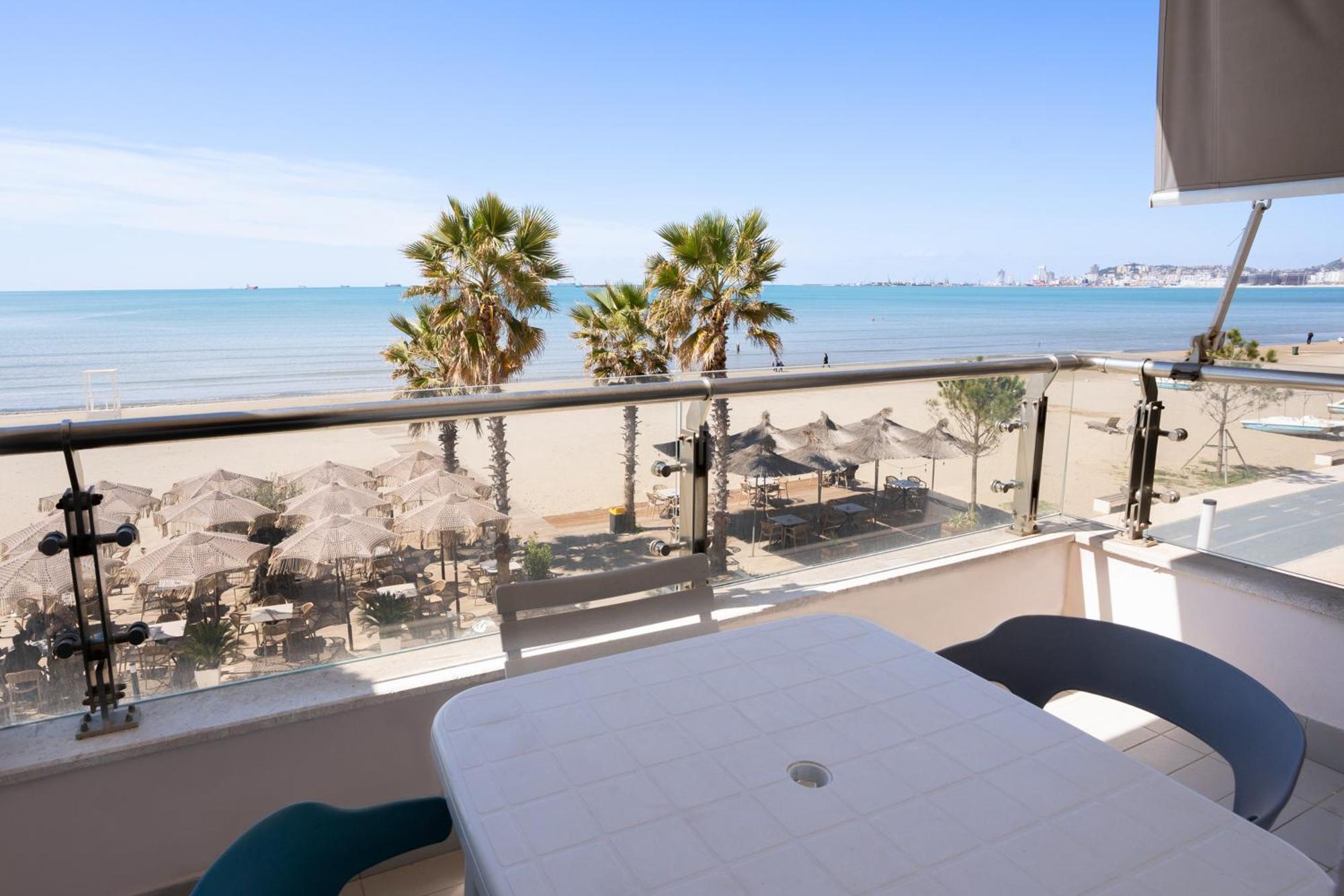 Sea View-Apartment On The Beach - Durrs2 Durrës Buitenkant foto